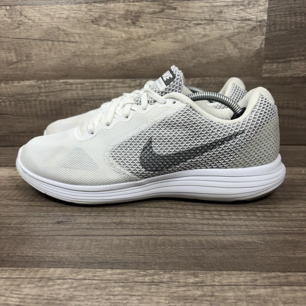 Nike Revolution 3 White Gray Womens US Size 9 EUR 40.5 819303-100 Running Shoes